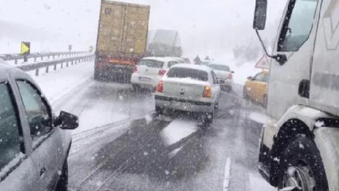 Mersin Yolunda Zincirleme Kaza: 6 TIR 5 Otomobil Çarpıştı