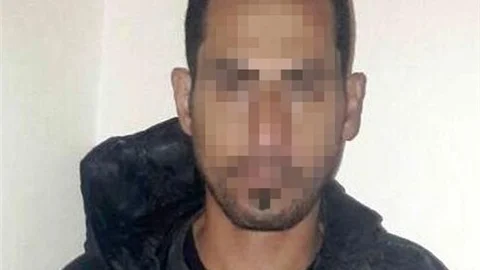 Antalya'da Hırsız Yatak Odası Gardırobunun Üzerinde Yakalandı