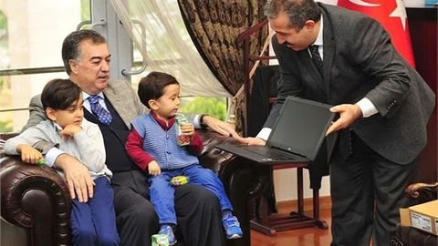 Şehit Çocuklarına Dizüstü Bilgisayar Hediye Edildi