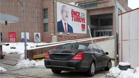 BAHÇELİ İSTEMEDİ, KILIÇDAROĞLU HÜKÜMETTİN GÖNDERDİĞİ ZIRHLI ARACA BİNECEK