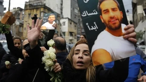 Reina Saldırısında Ölen Kişiye Havai Fişekli Cenaze Töreni Yapıldı