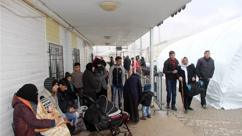 SURİYELİLERİN BİR KISMI ÜLKELERİNE DÖNÜYOR