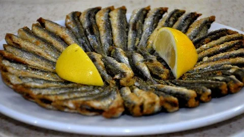 HAMSİ TARİHİNDE İLK DEFA BU FİYATLARI GÖRDÜ