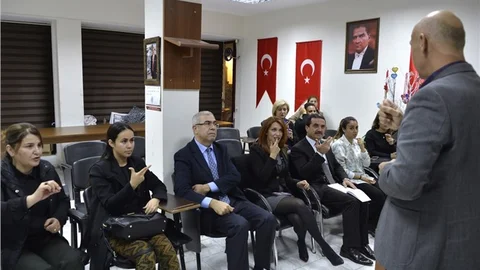 BÜYÜKŞEHİR PERSONELİNE İŞARET DİLİ KURSU