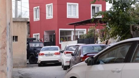 TARSUS’TAKİ KAZI GİZEMİNİ KORUYOR!