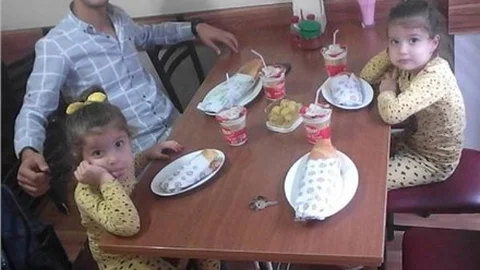 Hakkını Helal Et Mesajını Aldı ve Evde Eşi ile İkiz Çocuklarının Cesedini Buldu