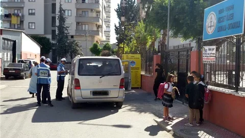 DÖRT AYDA 824 SERVİS ARACI DENETLENDİ