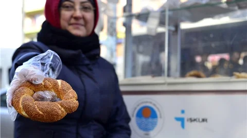 ENGEL TANIMADI, SİMİT ARABAM PROJESİ İLE KIZINI OKUTTU