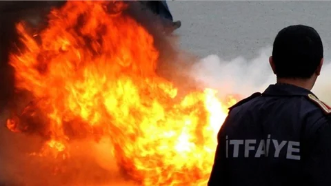 Yangın Faciası: Küçük Kızlarını Kurtarmak İçin Eve Girdiler Birlikte Yanarak Can Verdiler