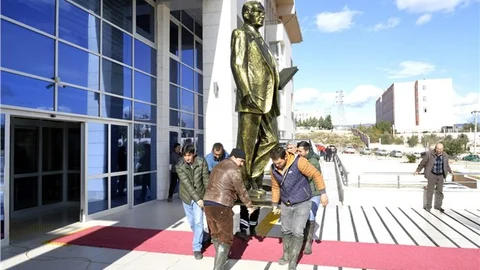 BÜYÜKŞEHİR’DEN “ATATÜRK ANITI” HEDİYESİ