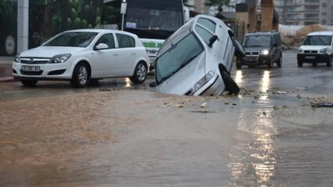 Mersin'de Selden Sonra Sigorta Tartışması Başladı