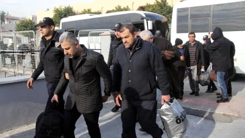 Mersin'de FETÖ'ye Finans Sağlayan 17 Kişi Tutuklandı