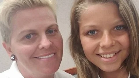 Cinsiyet Değiştirdiler: Anne-Oğul  Baba-Kız Oldu