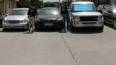 Türkiye'ye Kaçak Sokulmak İstenen 11 Bin Lüks Araç Ele Geçirildi! 