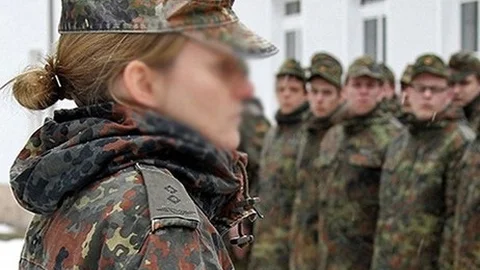 Alman Ordusunda Cinsel Taciz Skandalı