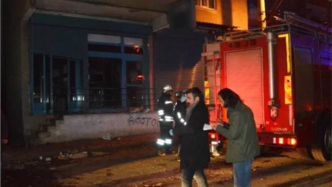 Markete Patlayıcı Attılar