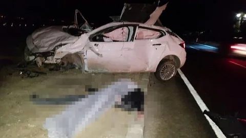 Feci Kaza: 2 Ölü 1 Yaralı