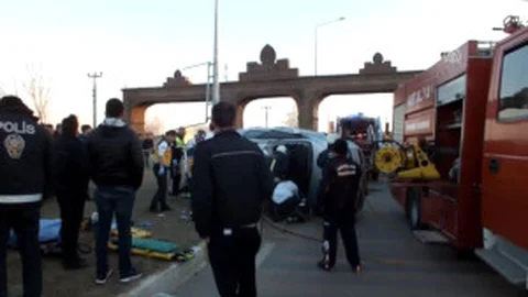 Antalya'da Otomobil Devrildi: 1 Kişi Yaşamını Yitirdi