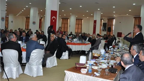 HAMİT TUNA MUHTARLARLA BULUŞTU  