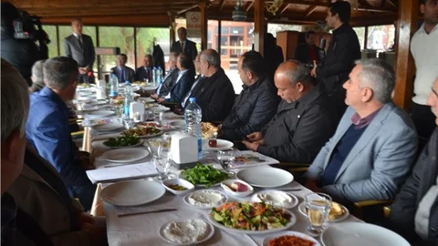 MUHTARLAR DAYANIŞMA YEMEĞİNDE BULUŞTU