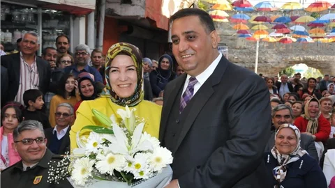 BAŞKAN CAN SEVGİLİLER GÜNÜNÜ KUTLADI