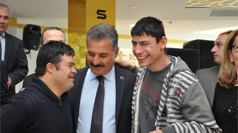 BAŞKAN TUNA: “ENGELLİLERİMİZE HASSAS YAKLAŞIYORUZ”