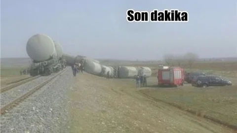 Demiryolunu patlattılar, tren raydan çıktı