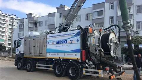 Meski, Kanal Ve Izgara Temizliğine Devam Ediyor