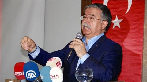 BAKAN MERSİN’E GELDİ VE “YÜZDE 50 ÜSTÜ İSTİYORSAK MHP ŞART!” DEDİ