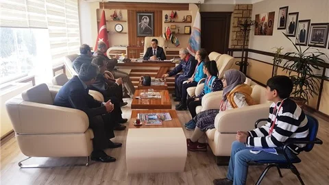 Karate Takımı Başkan Mehmet Türe’yi Ziyaret Etti