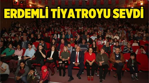 Erdemli Tiyatroyu Sevdi