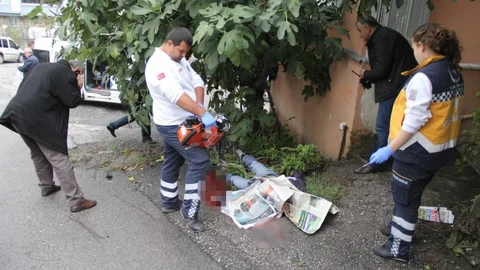 Mahalle Muhtarı, tartıştığı genci öldürdü