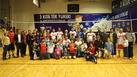 Erdemli’de Voleybol Turnuvası