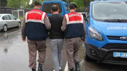19 Suçtan Kaydı ve 7 Suçtan Araması Olan Şahıs Tarsus'ta Yakalandı