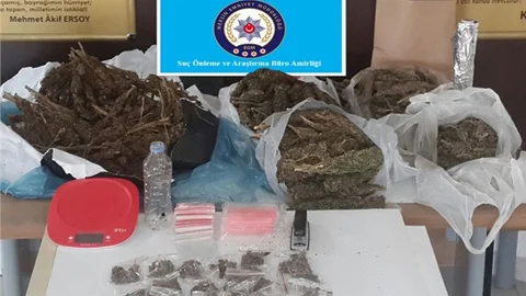 Mersin Polisinden Uyuşturucu Tacirlerine Operasyon