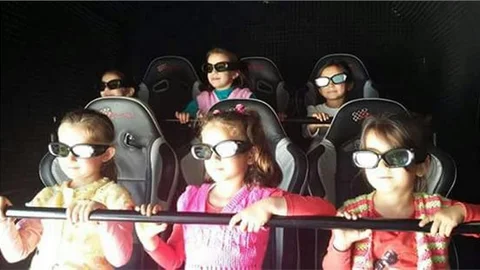 Mersin Anamur'da Belediye’den Minik Öğrencilere 10-D Sinema Sürprizi