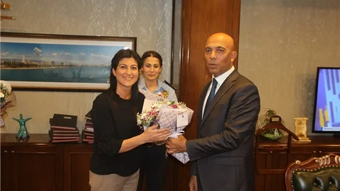 Emniyet Müdürü Şahne'den Çiçekli Anneler Günü Kutlaması