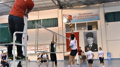 Anamur'da Voleybol Turnuvası Şampiyonası Sona Erdi