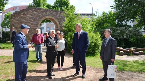 Wulff'a Almanya'da Hemşerisi Olduğu Tarsus Sürprizi 