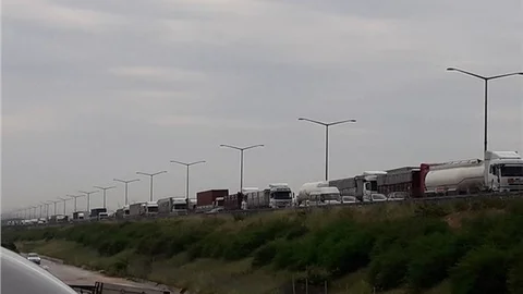 Mersin'de Otobanda 10 Km'lik Araç Kuyruğu Oluştu