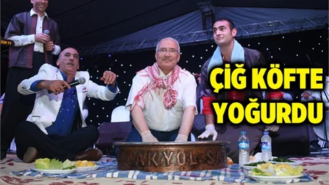 Başkan Kocamaz Sıra Gecesinde Çiğ Köfte Yoğurdu
