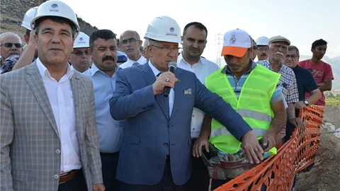 Büyükşehir’den Mut’a Hizmet Çıkarması