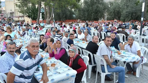 Mutlular İftar Sofrasında Buluştu