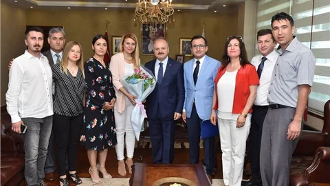 Vali Çakacak, Gülnarlılar Derneği Başkanı Şahin ve Yönetimini Kabul Etti