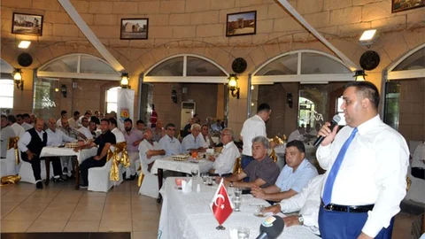 Belediye Başkanı Şevket Can'la Tarsuslu Muhtarlar Bir Araya Geldi