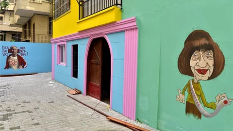 Yeşilçam Karakterleri Duvarlarda Hayat Buldu