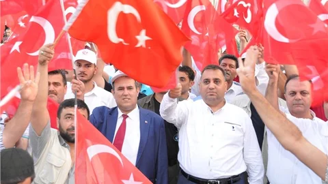 Tarsus Belediye Başkanı Şevket Can Demokrasi Nöbeti Tuttu