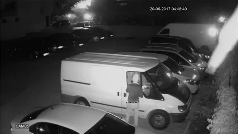Oto Hırsızı İş Başında Yakalandı