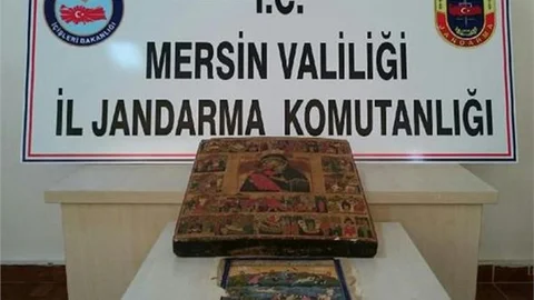 Suriye'deki savaşta müzelerden Yağmaladığı Tabloları Satmaya Çalışan Suriyeli Eski Asker Yakalandı