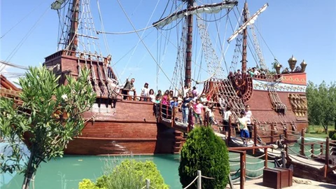 Mersin Büyükşehir’den Öğrencilere Karne Hediyesi